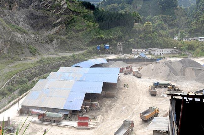 �Ĵ���ɽ�����TϪ�V�I�r�a400��ʯ�����a��